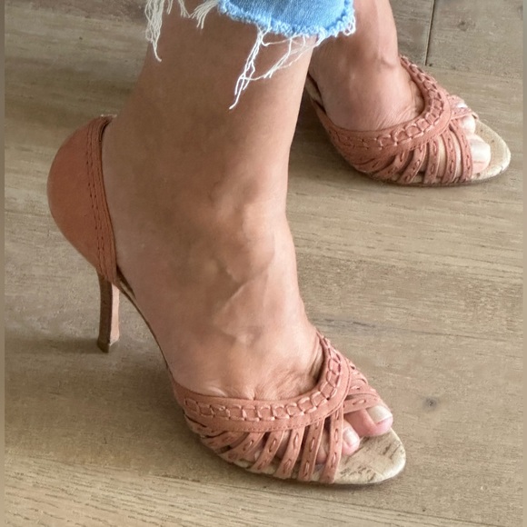 Nude shoe stock Brazilian shoes size 39 EU or 8 US EUC - Picture 1 of 9